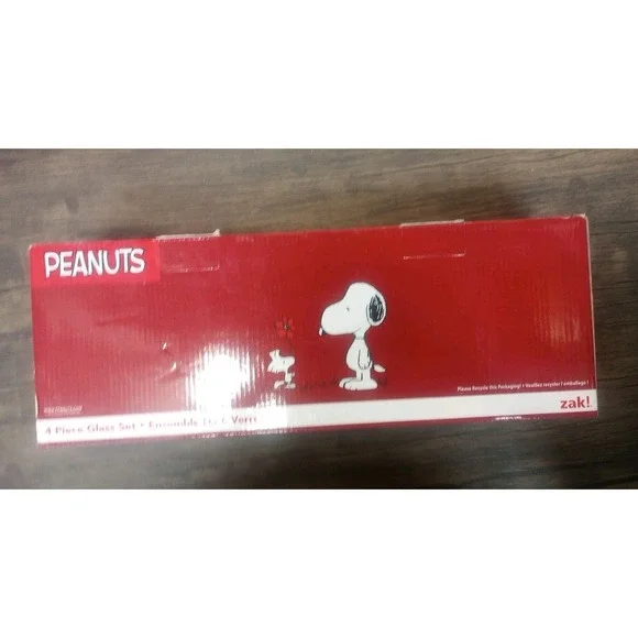 PEANUTS SNOOPY 16oz. Set Of 4 16 Oz Pint Glasses. Brand New in Box. Glass Set - Picture 5 of 8